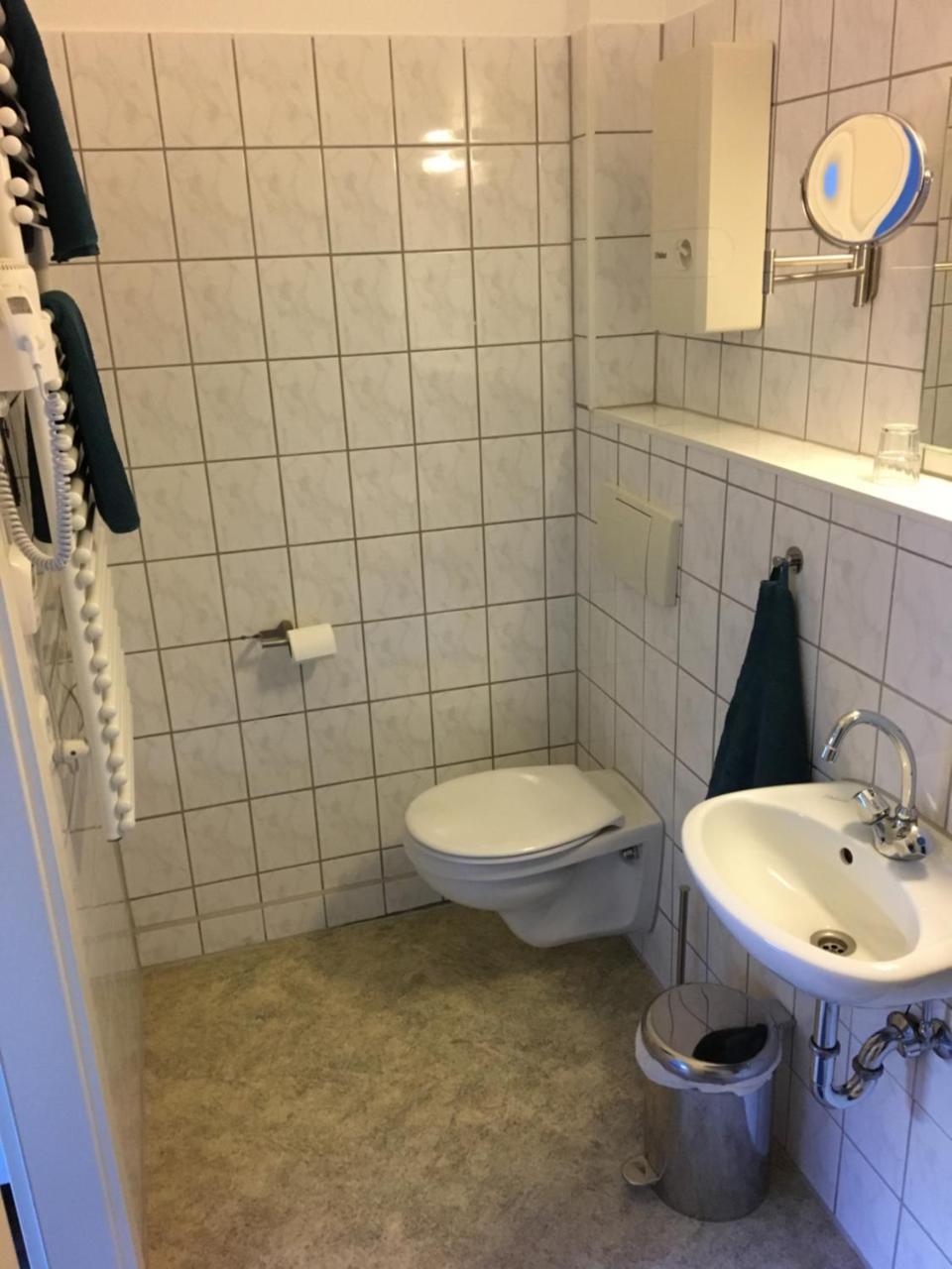 Zum Armen Mann Bed and Breakfast Ντίσελντορφ Εξωτερικό φωτογραφία